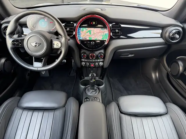 Mini Hatch view 12