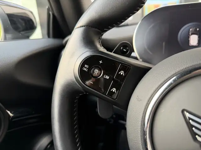 Mini Hatch view 6