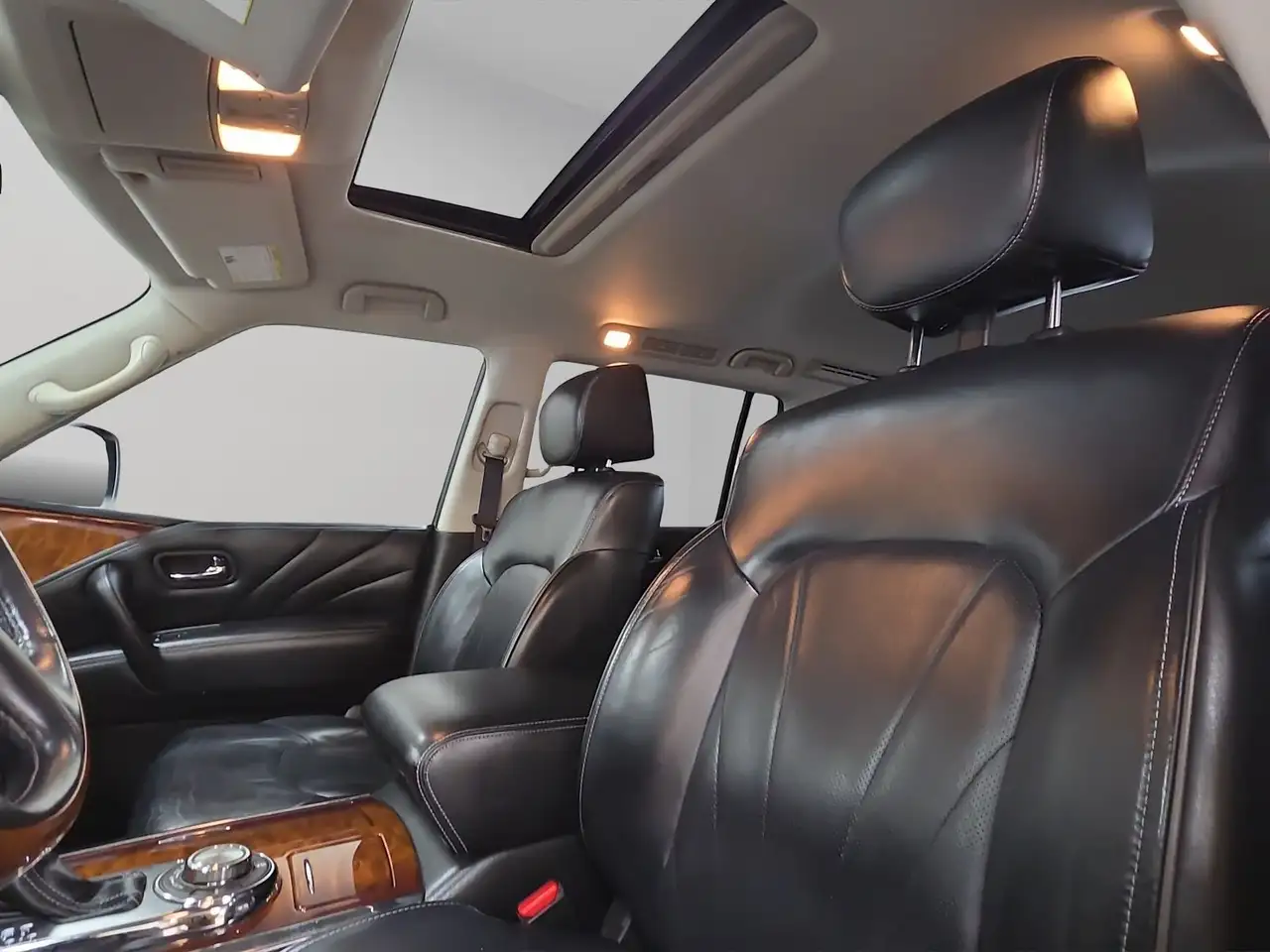 Infiniti QX80 снимка Infiniti QX80