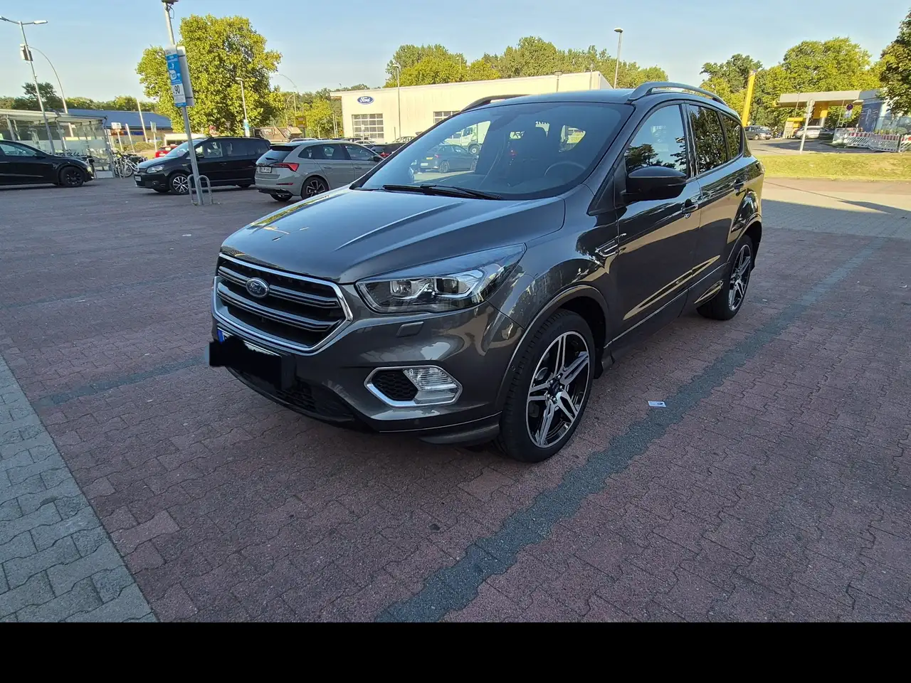 Ford Kuga ST-Line — photo 1 of 20
