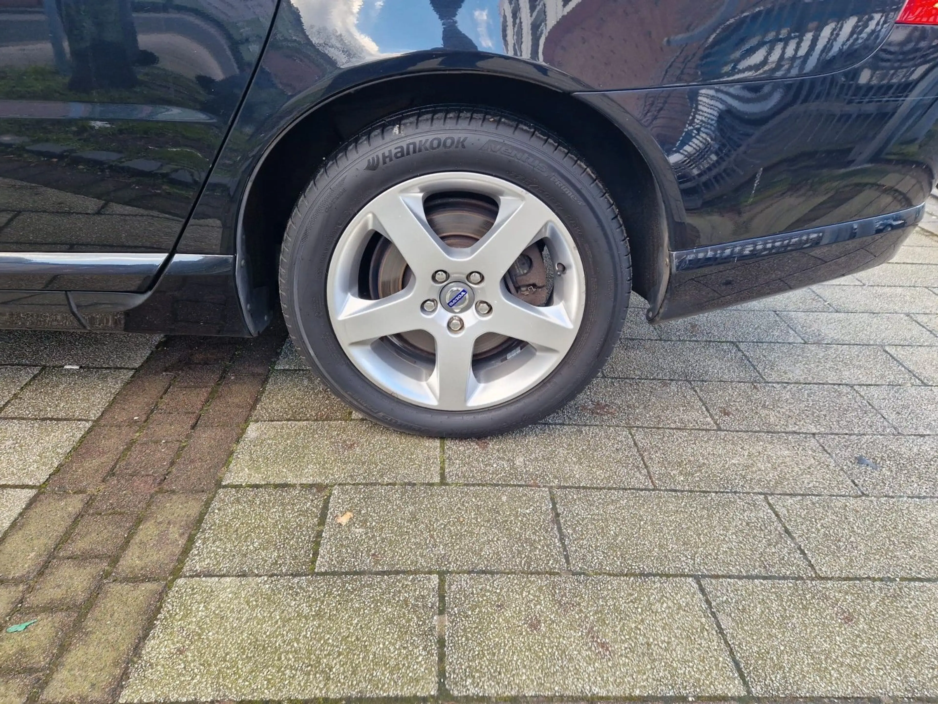 Volvo V70 Summum 2.4 AWD 4X4*XENON*LEDER*AHK*BLIS*ACC* — photo 11