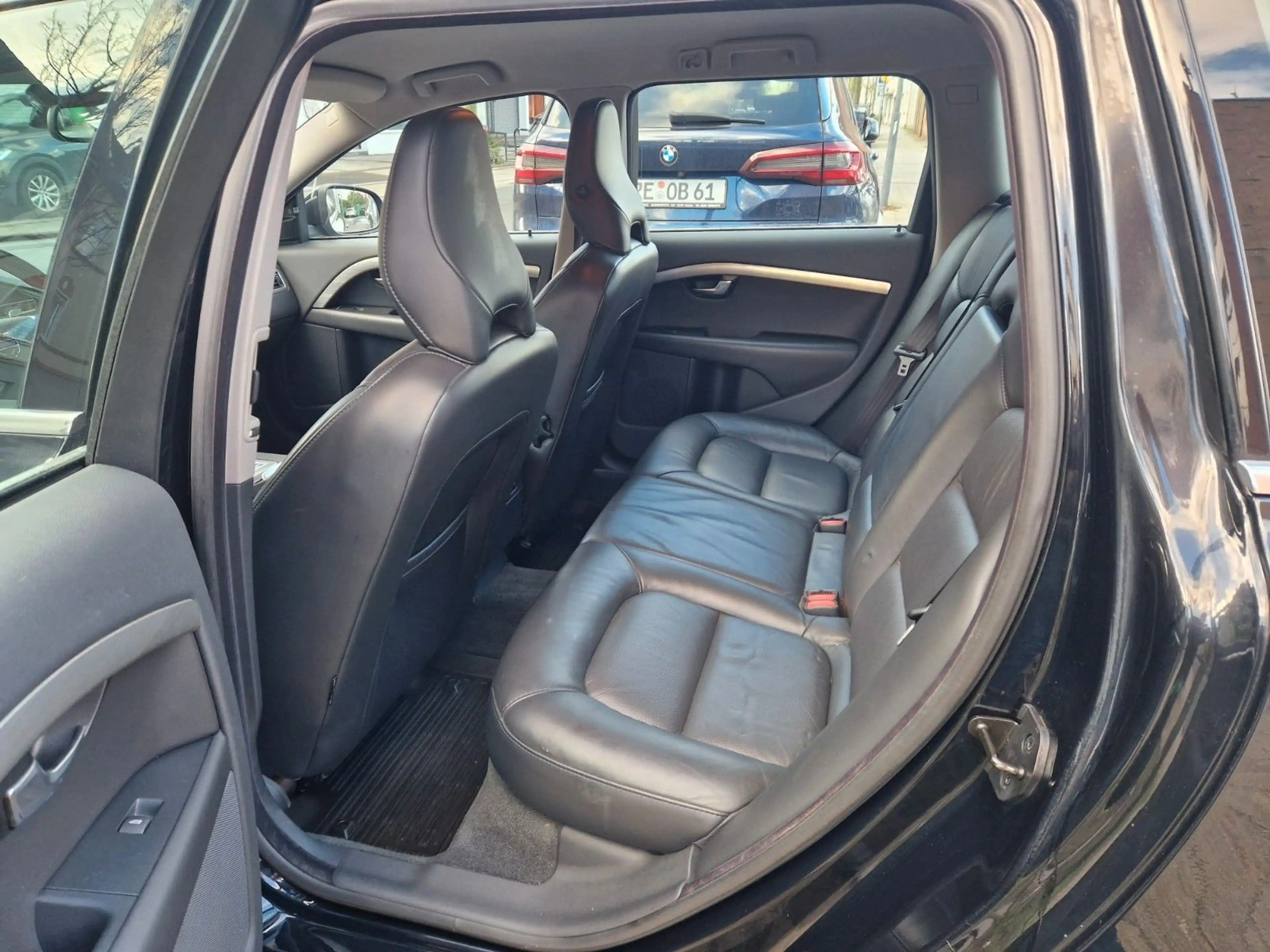 Volvo V70 Summum 2.4 AWD 4X4*XENON*LEDER*AHK*BLIS*ACC* — photo 14