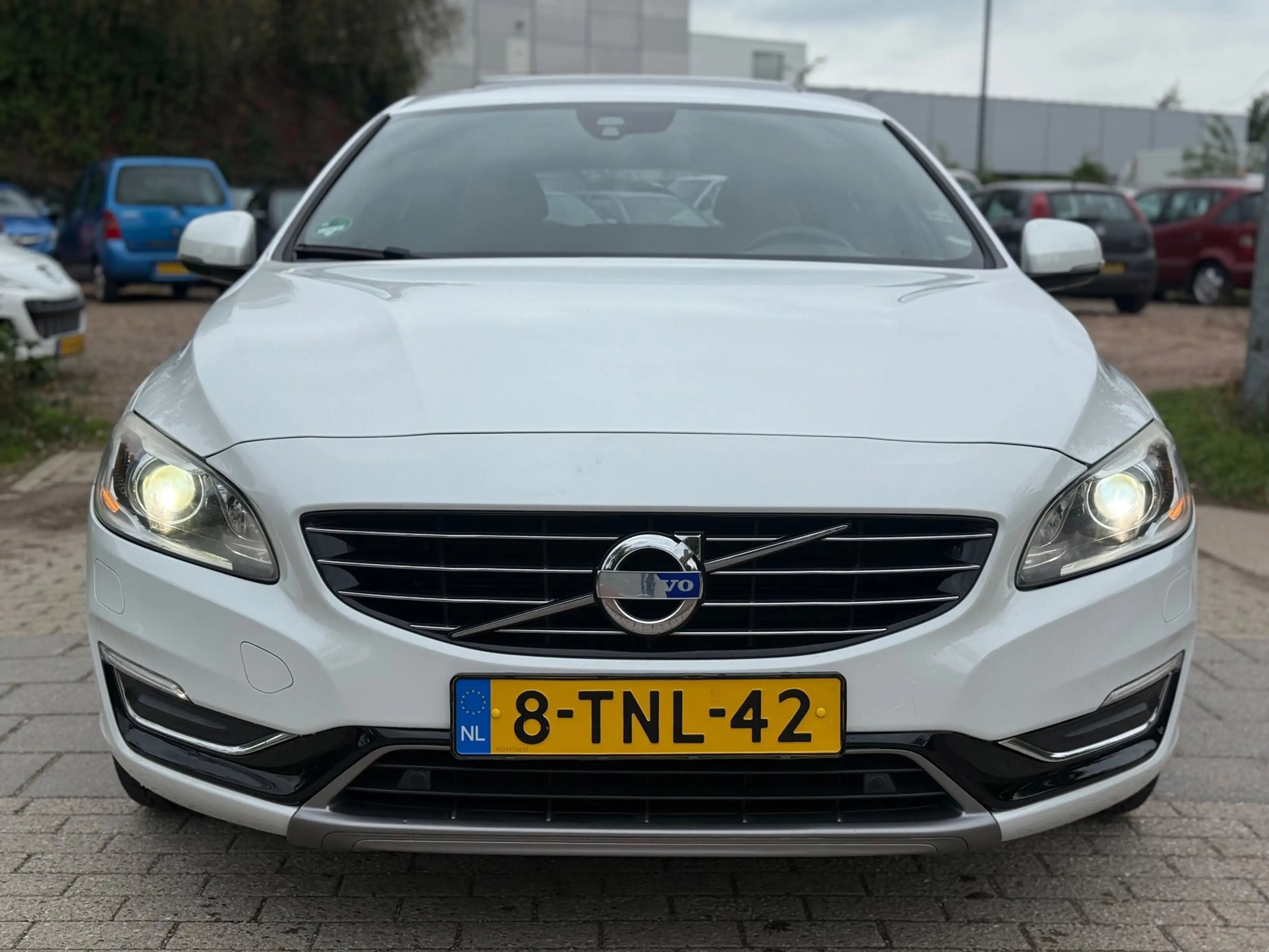 Volvo V60 2.4 D6 AWD Plug-In Hybrid Summum VOL ONDERHOUDEN — photo 5