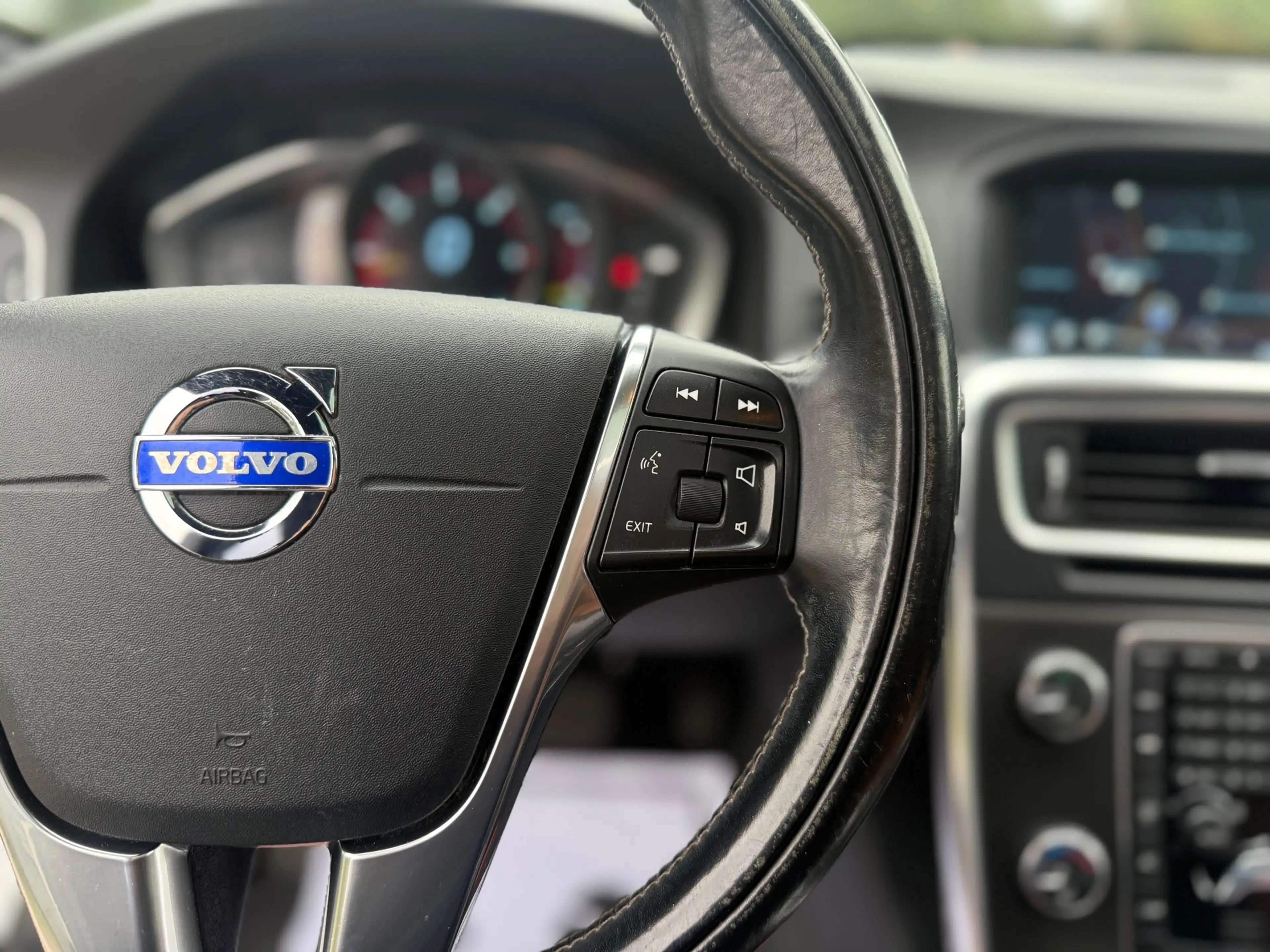 Volvo V60 2.4 D6 AWD Plug-In Hybrid Summum VOL ONDERHOUDEN — photo 13