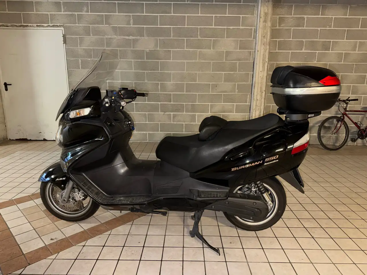 Suzuki Burgman 650