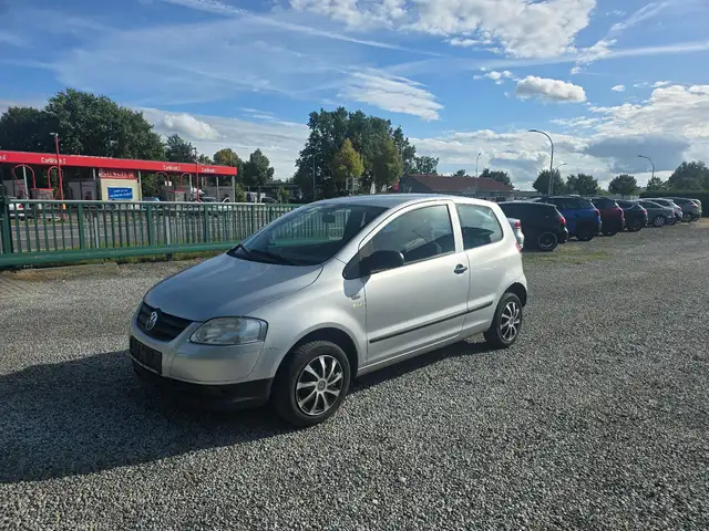 Volkswagen Fox Basis TÜV NEU