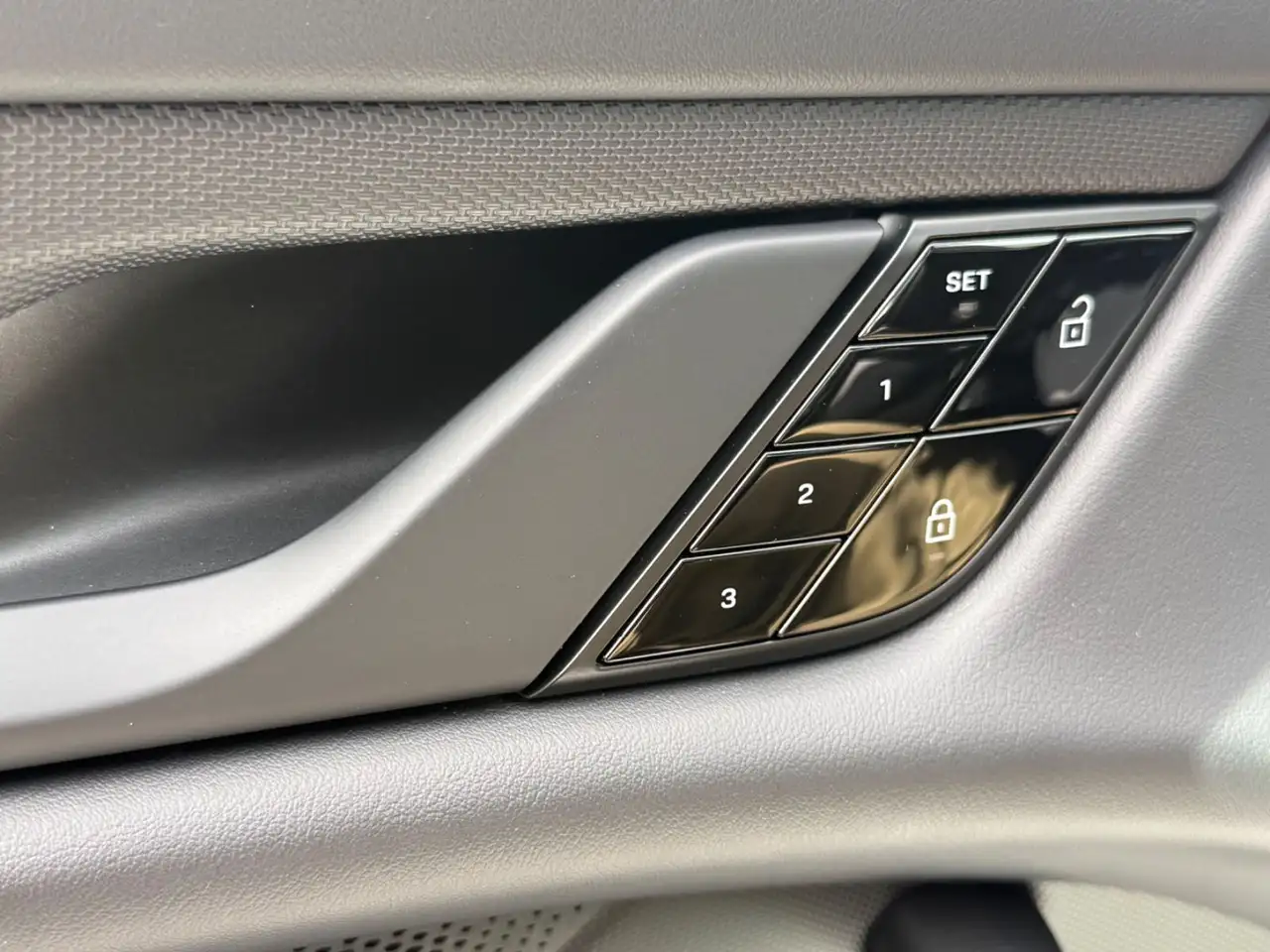 Porsche Taycan 4S Plus 1. Hand Bose, миниатюра 16