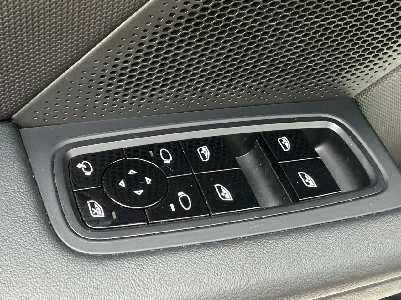 Porsche Taycan 4S Plus 1. Hand Bose, миниатюра 17