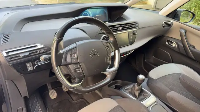 Citroen C4 Picasso view 8