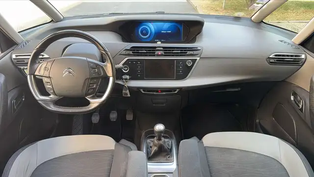 Citroen C4 Picasso view 11