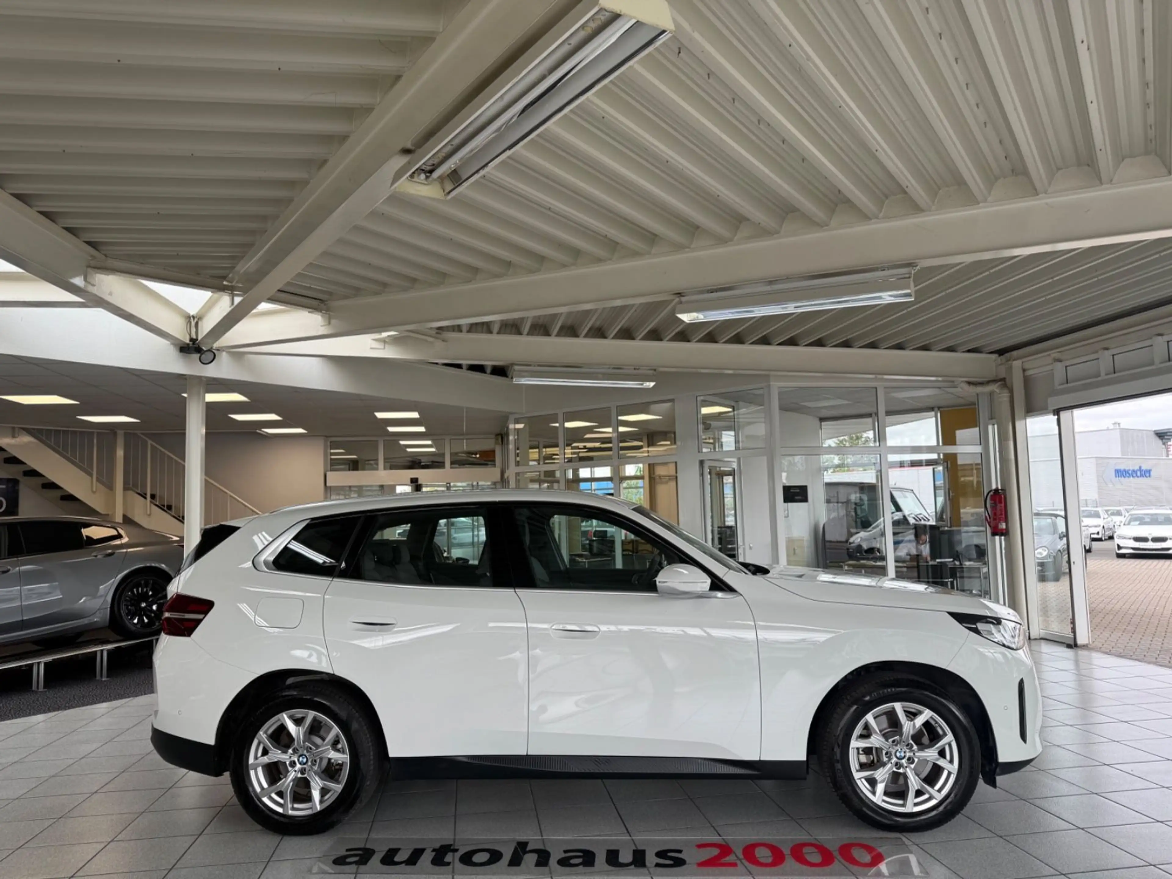BMW X3 20i xDrive AUT./LED/CAM/MEMORY/AHK/WIDESCREEN — photo 2