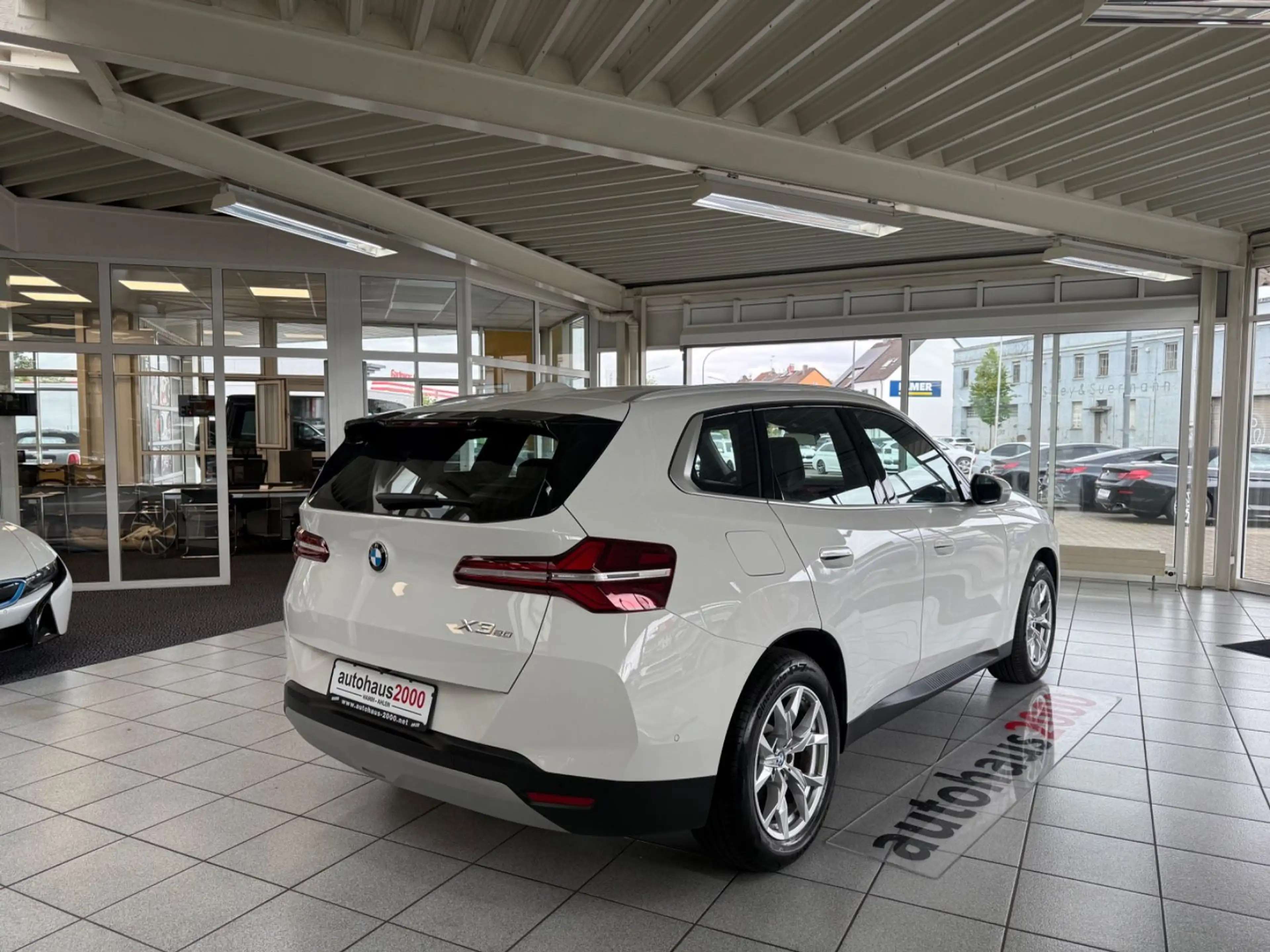 BMW X3 20i xDrive AUT./LED/CAM/MEMORY/AHK/WIDESCREEN — photo 3