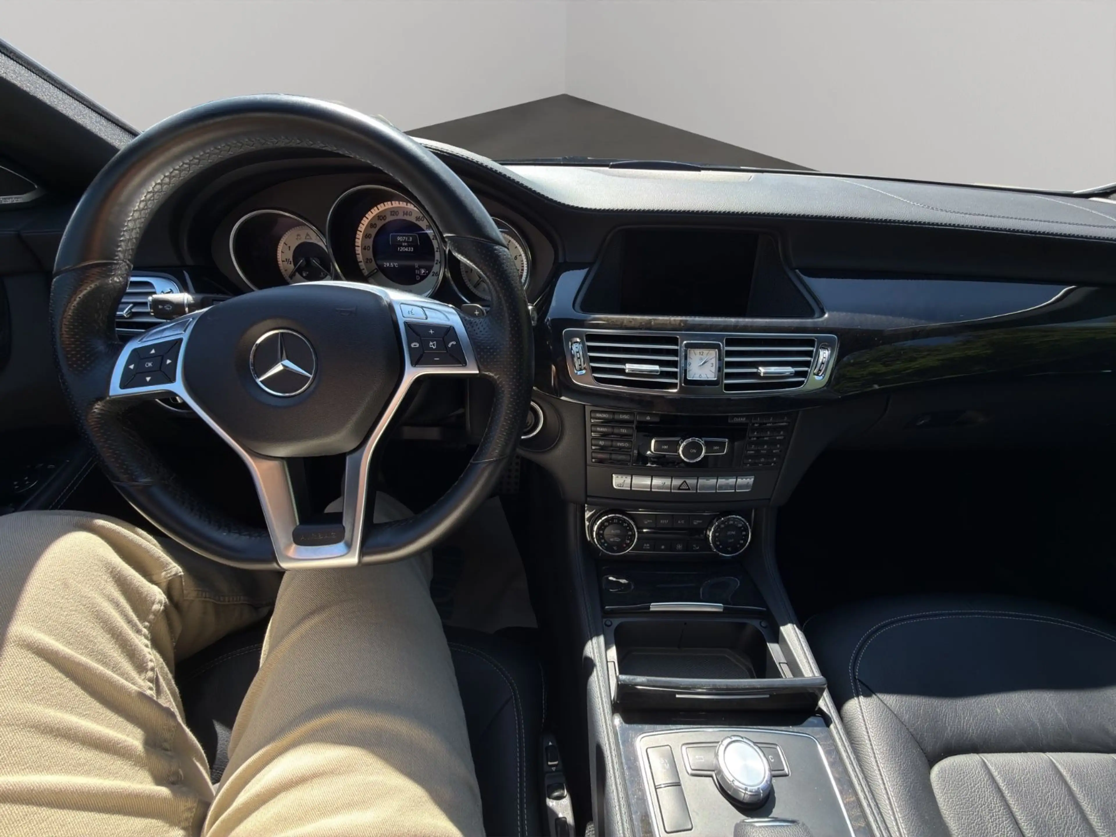 Mercedes-Benz CLS 350 Shooting Brake BE AMG| SDACH 8FACH SHZ — photo 14