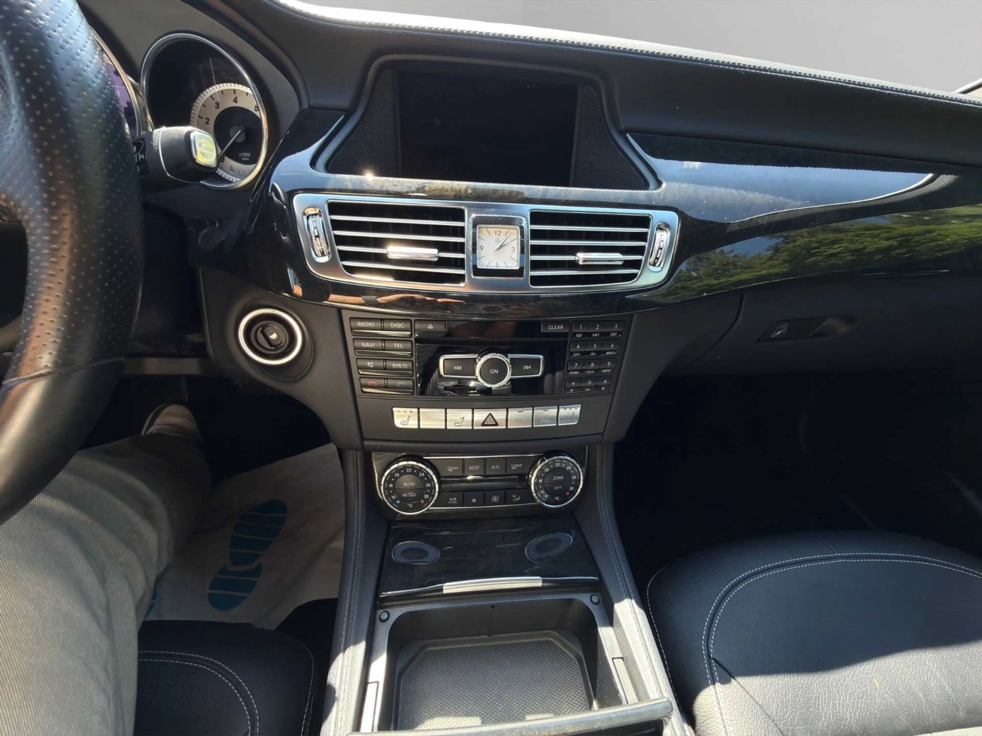 Mercedes-Benz CLS 350 Shooting Brake BE AMG| SDACH 8FACH SHZ — photo 12