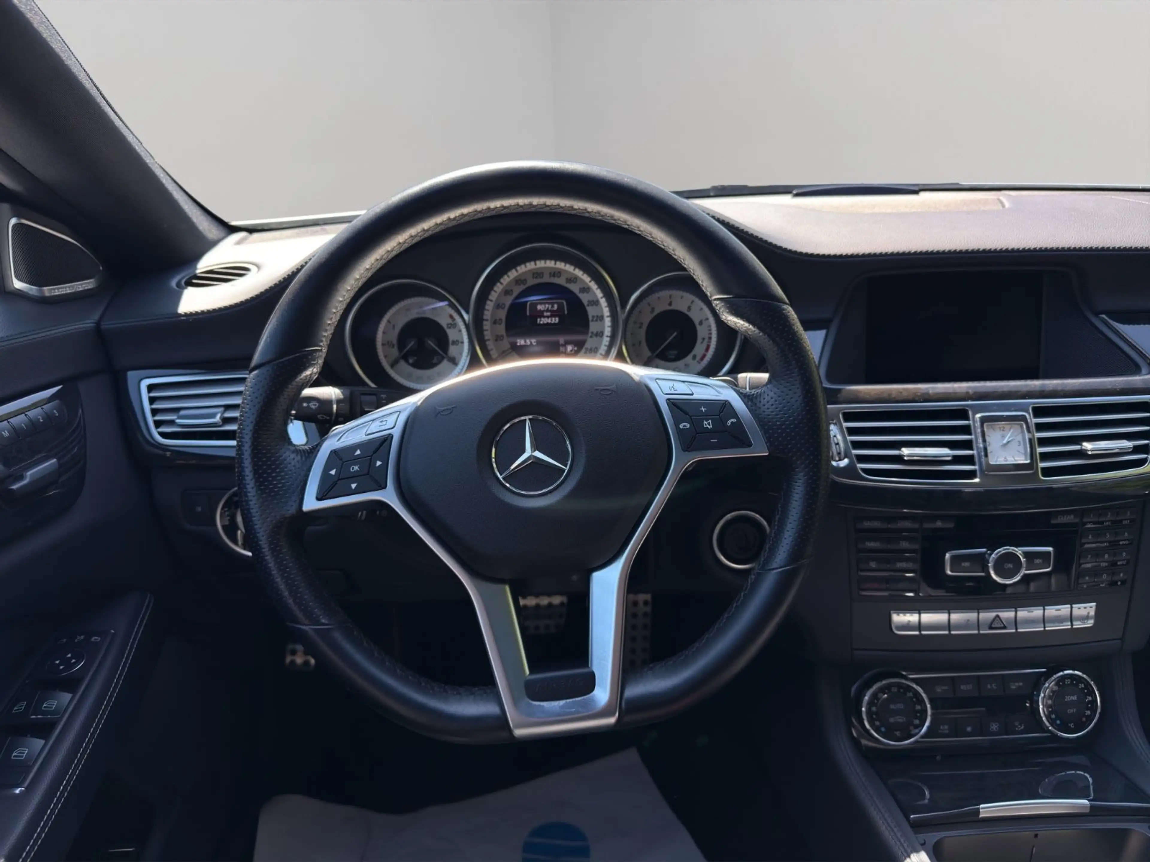 Mercedes-Benz CLS 350 Shooting Brake BE AMG| SDACH 8FACH SHZ — photo 10