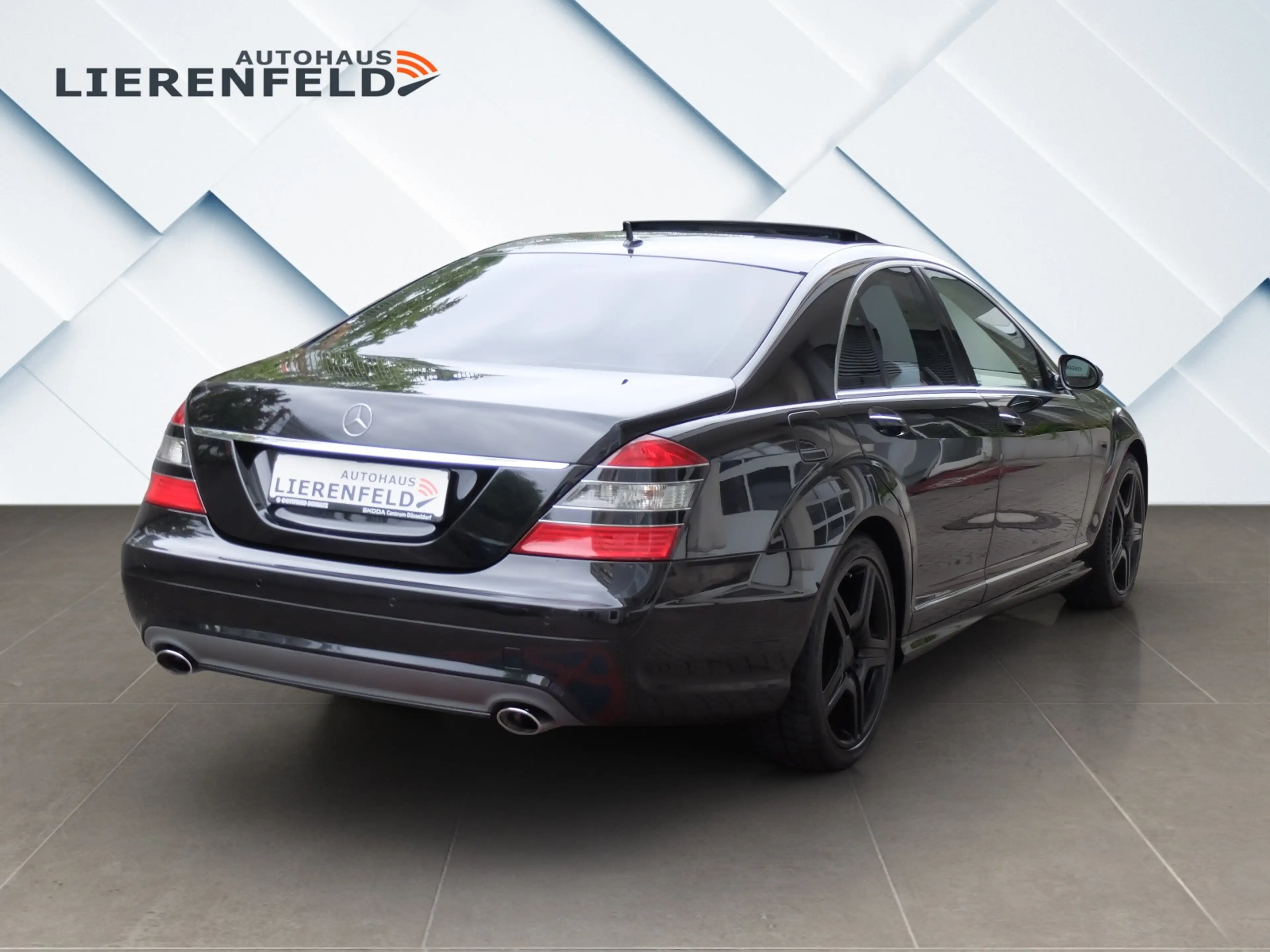 Mercedes-Benz S 350 orig. AMG Paket Mega Austattung — photo 2