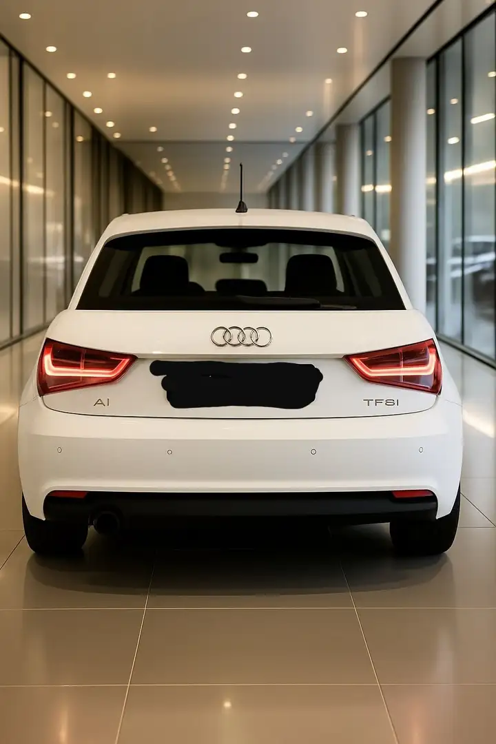 Audi A1 1.2 TFSI 86 Business Line Blanc - 2