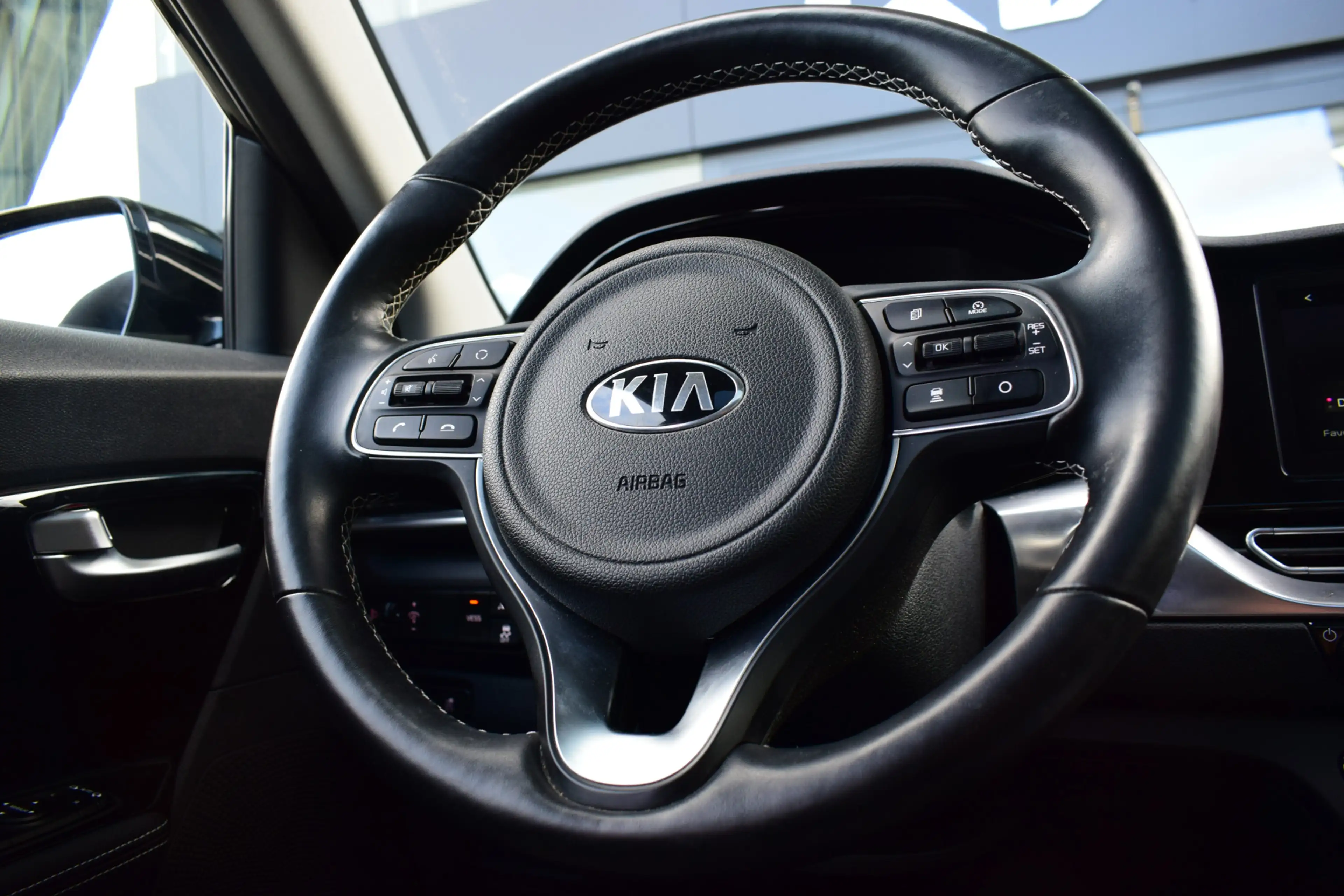 Kia e-Niro DynamicPlusLine 64 kWh | Stoel-/ Stuurverwarming | — photo 14