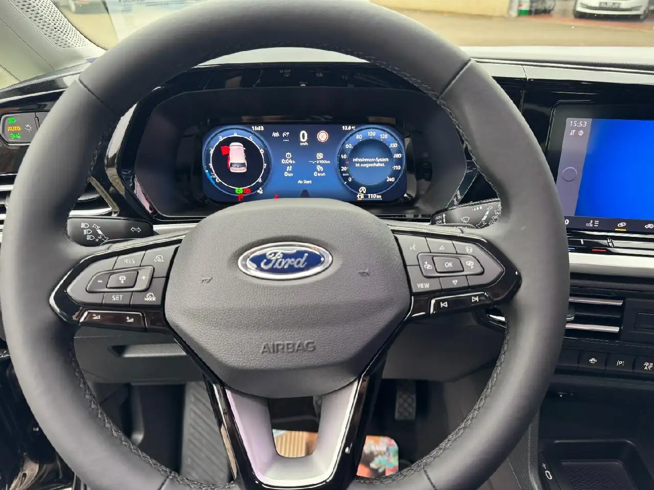 Ford Grand Tourneo Titanium 12
