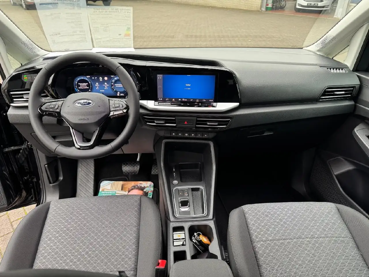 Ford Grand Tourneo Titanium 7
