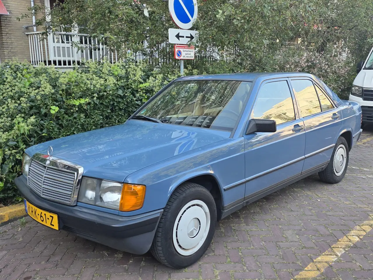 Mercedes-Benz 190 2.0, foto 1