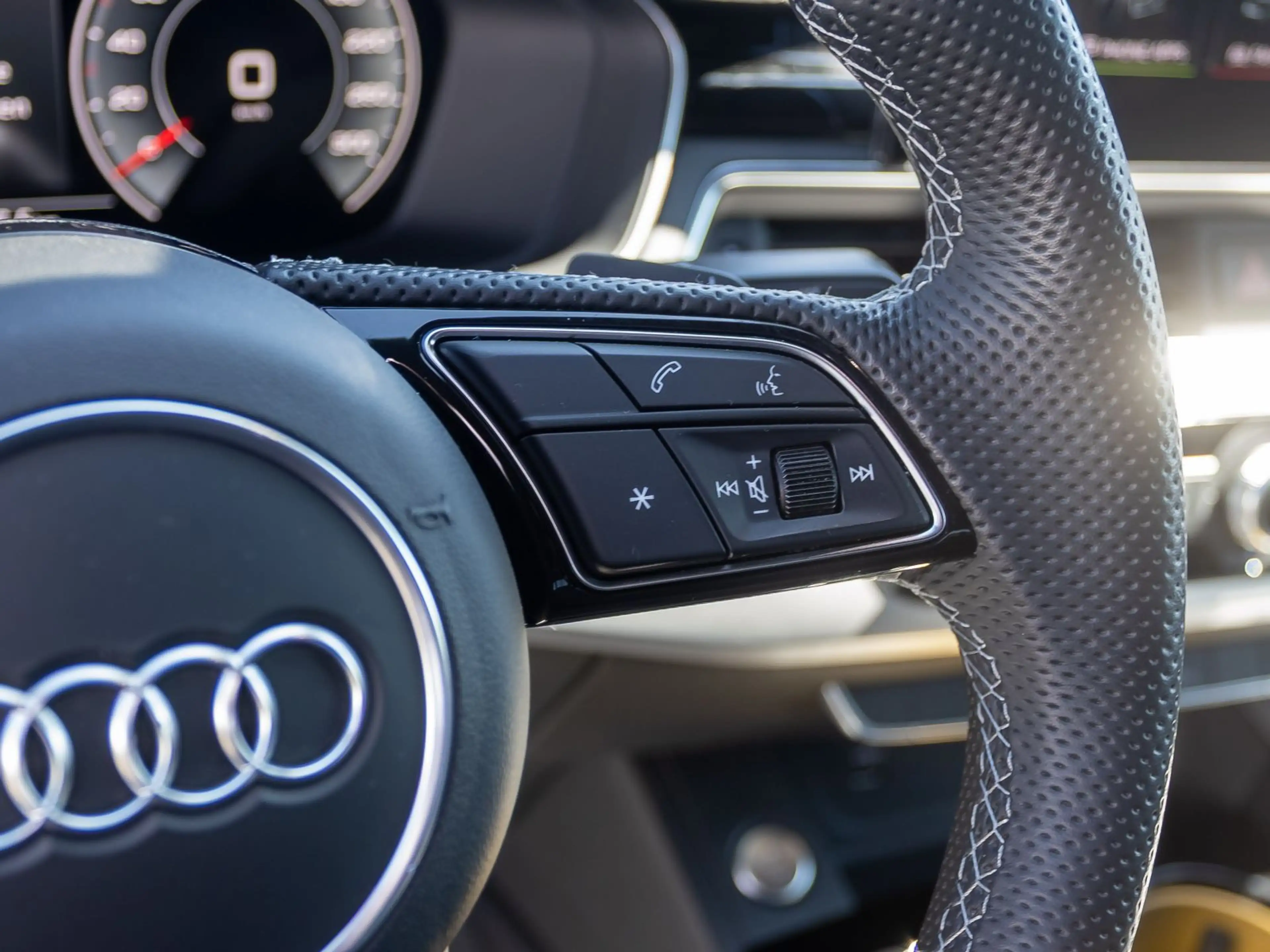 Audi A4 S line 35TFSI Stronic LED GRA DAB CarPlay EPH — photo 16