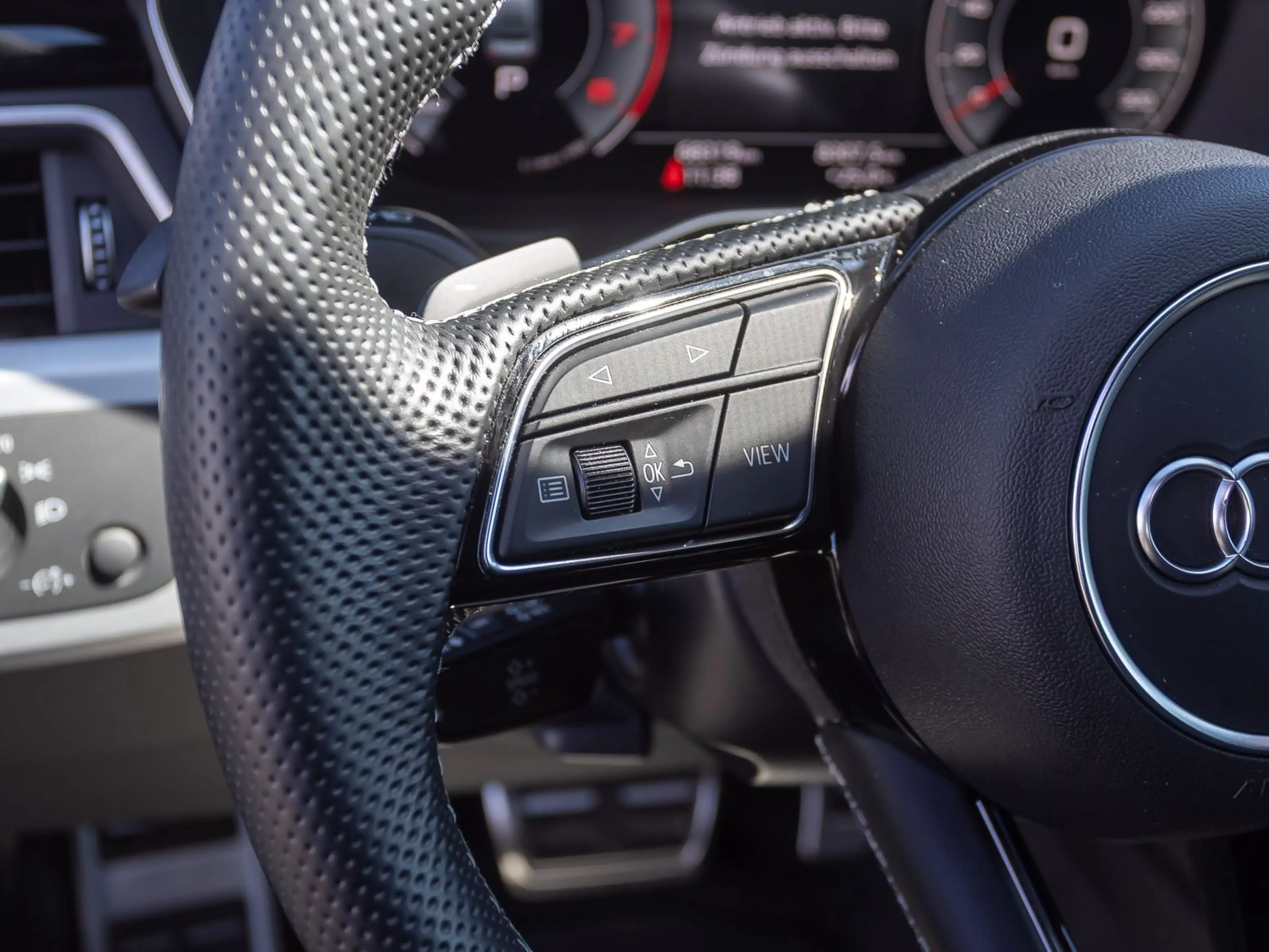 Audi A4 S line 35TFSI Stronic LED GRA DAB CarPlay EPH — photo 15
