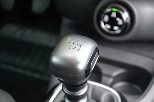 Citroen C4 Cactus view 15