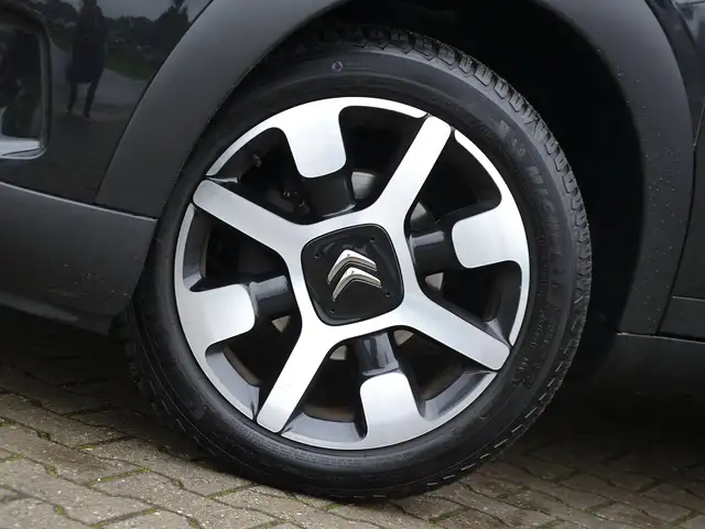 Citroen C4 Cactus view 5