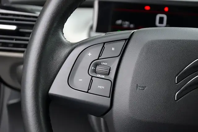 Citroen C4 Cactus view 16