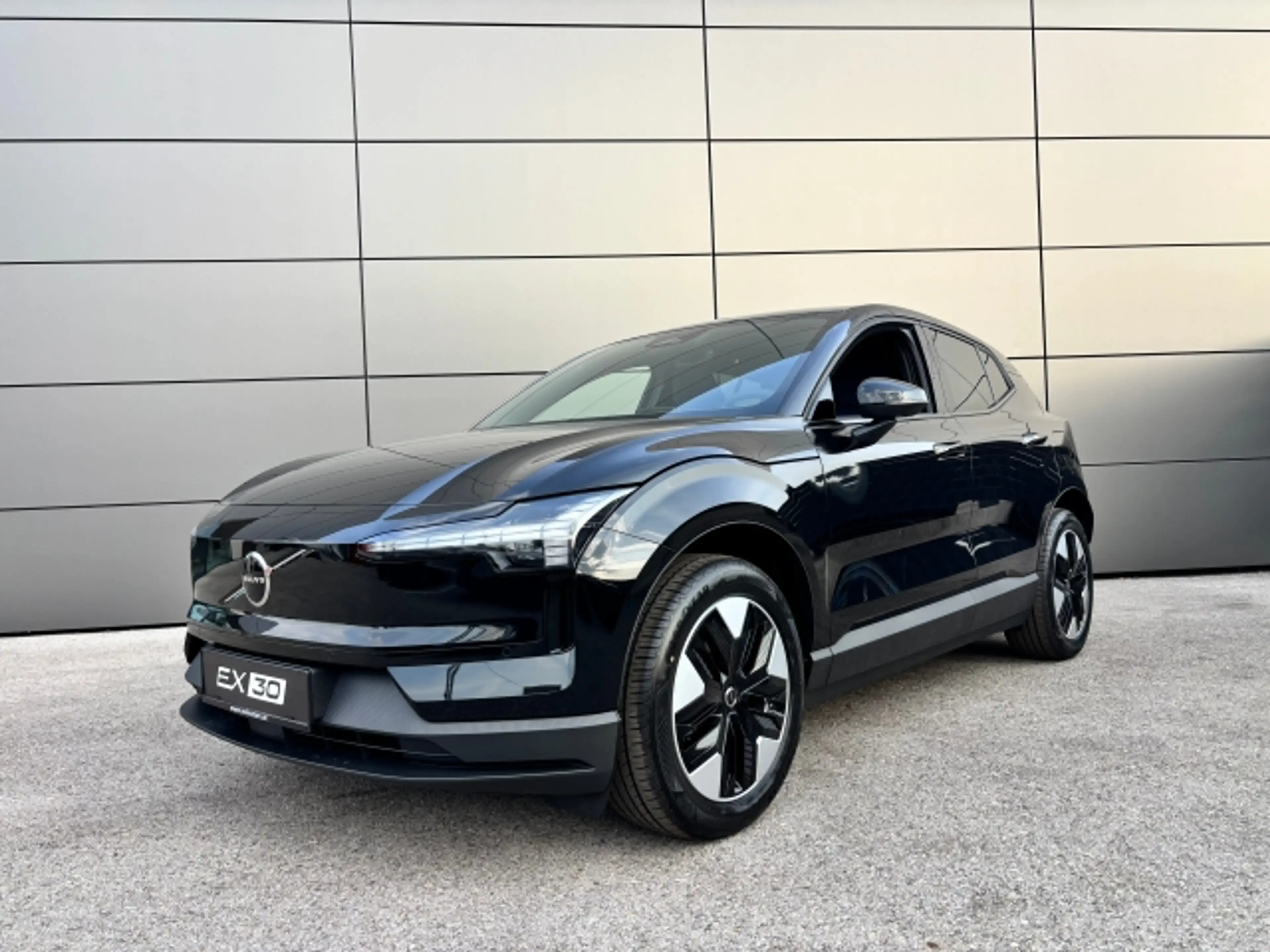 Volvo EX30 EX30 Plus, P5 Long Range — photo 4