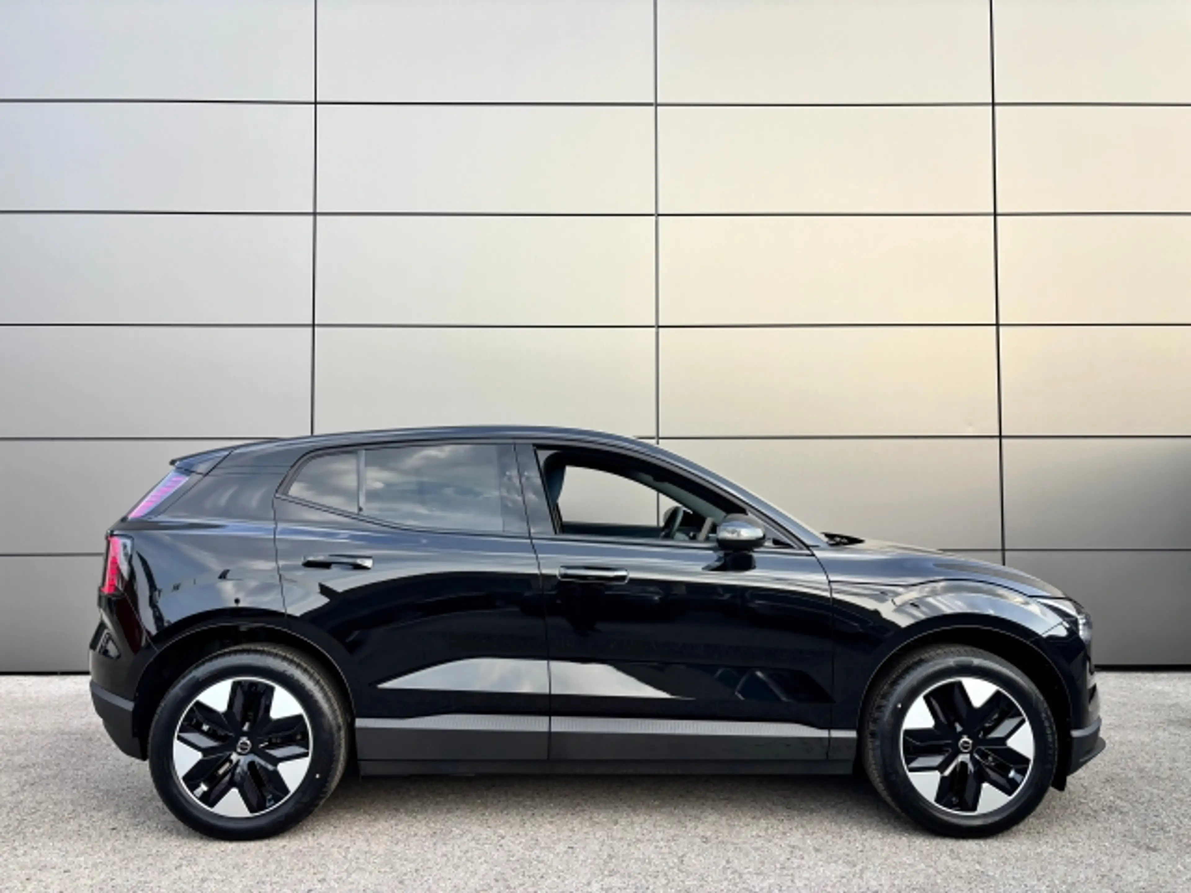 Volvo EX30 EX30 Plus, P5 Long Range — photo 2