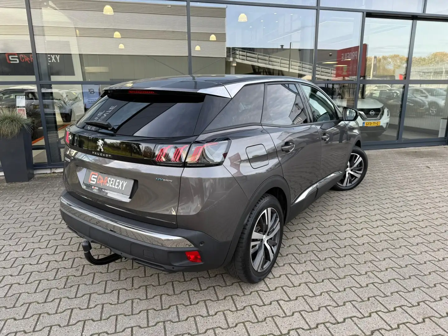 Peugeot 3008 1.6 HYbrid 225 Allure *Trekhaak & Stoelverwarming* Grijs - 2