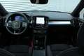 Volvo XC40 B4 Automaat Plus Black Edition | Verwarmbare voors Grijs - thumbnail 4