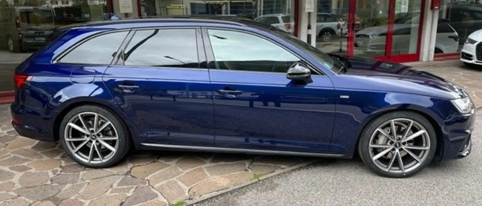 Audi A4 AVANT 40 2.0 tdi Business Sport quattro 190cv s-tr Bleu - 1