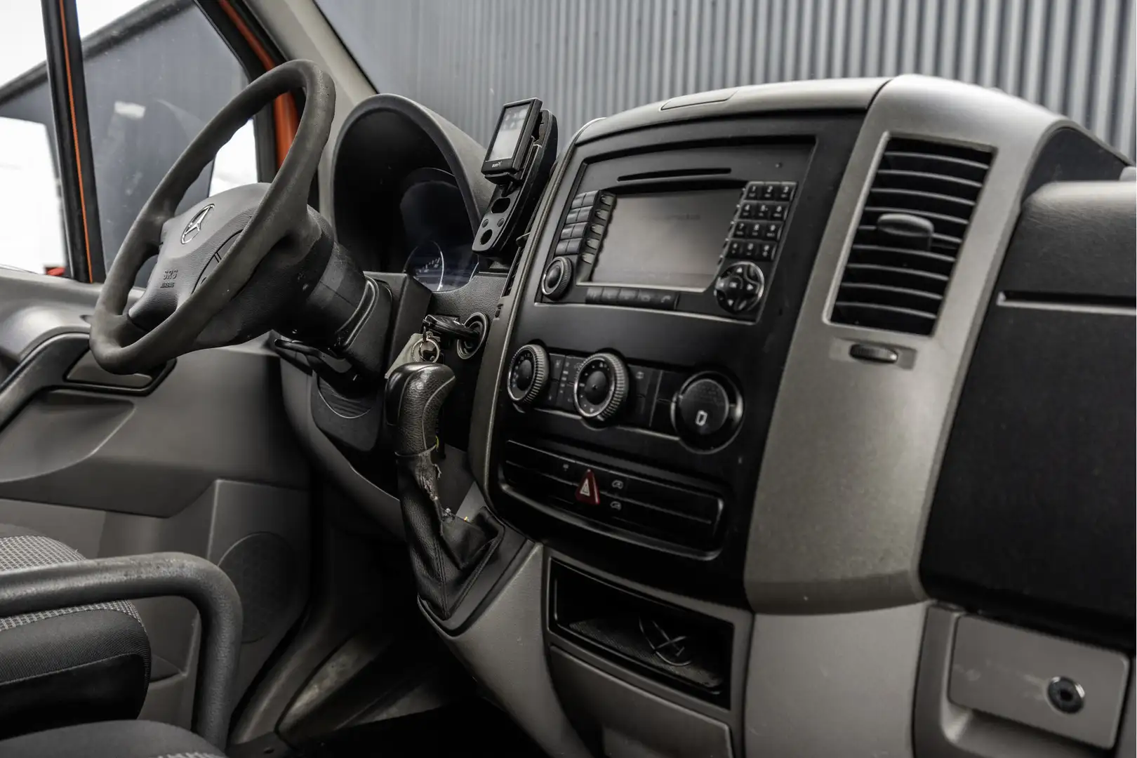 Mercedes-Benz Sprinter 219 CDI 3.0 V6 | Automaat | 190 PK | Imperiaal | N Orange - 2