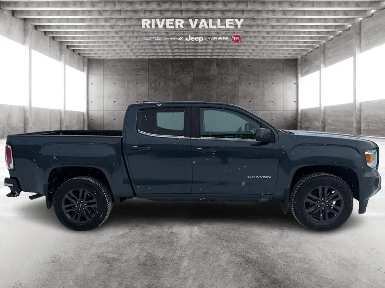 GMC Canyon photo GMC Canyon