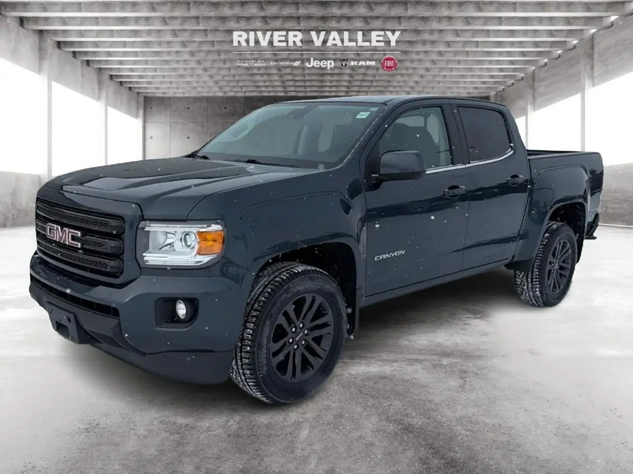 GMC Canyon photo GMC Canyon