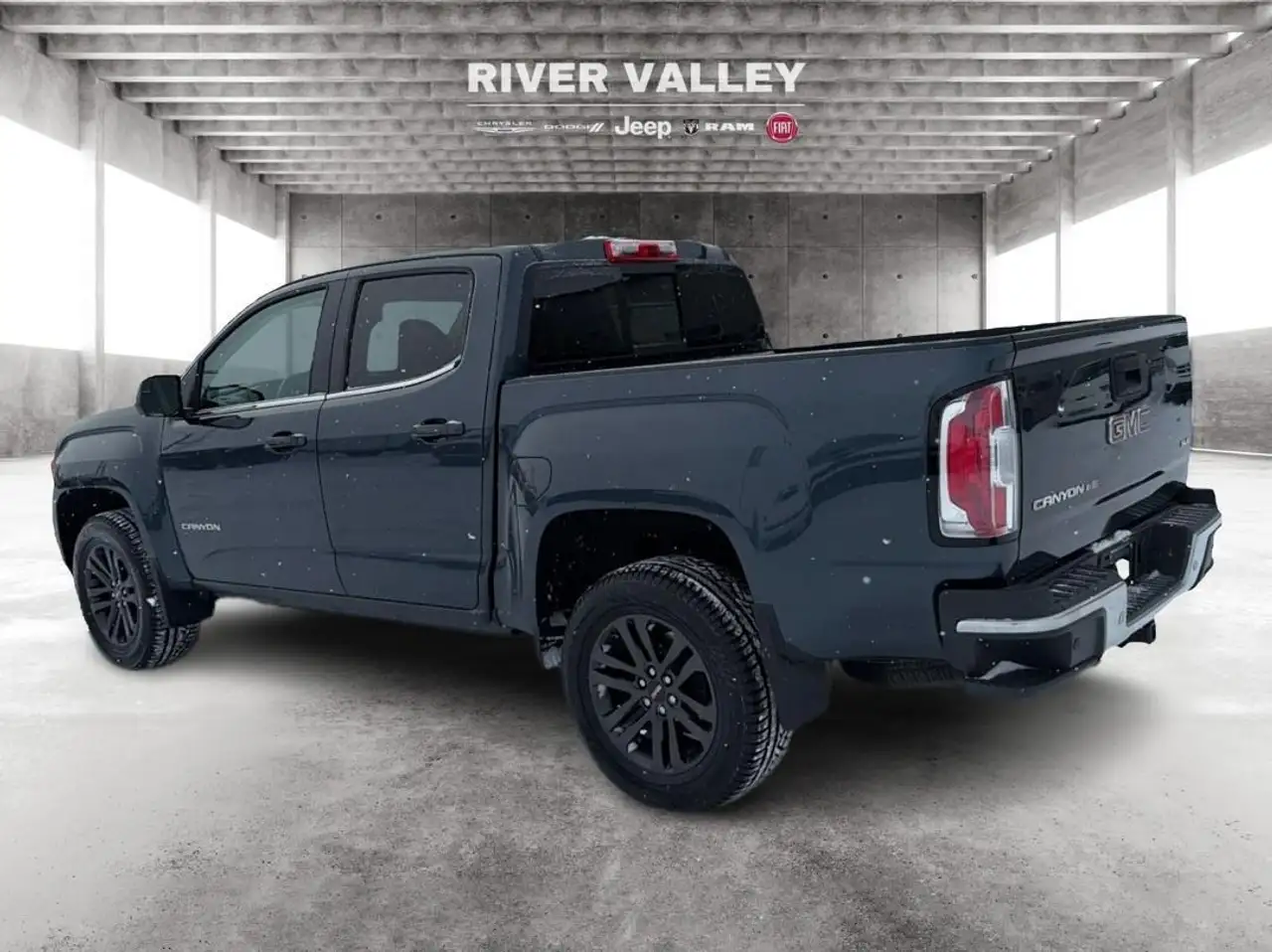 GMC Canyon photo GMC Canyon