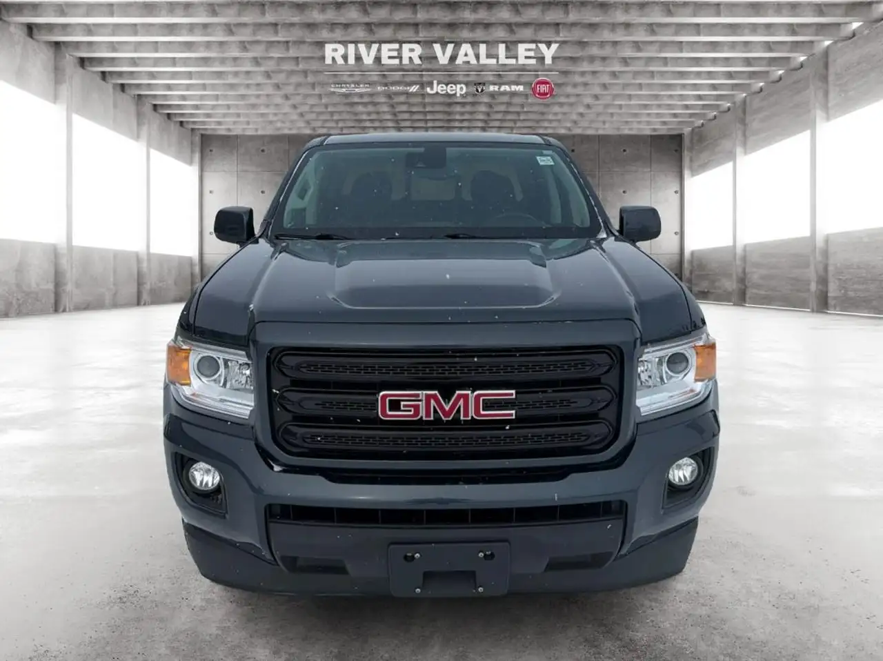 GMC Canyon photo GMC Canyon