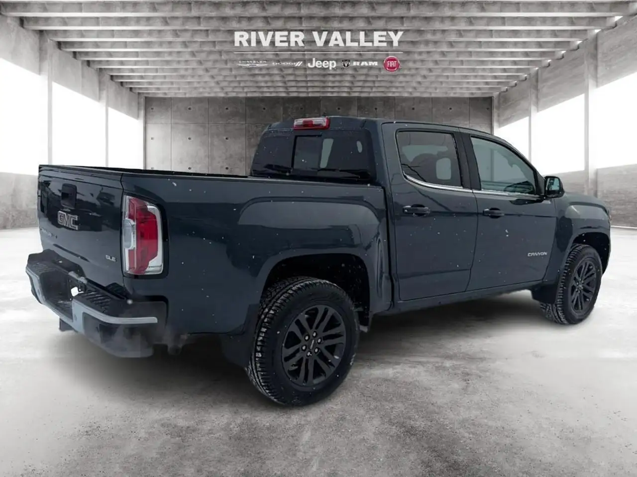 GMC Canyon photo GMC Canyon