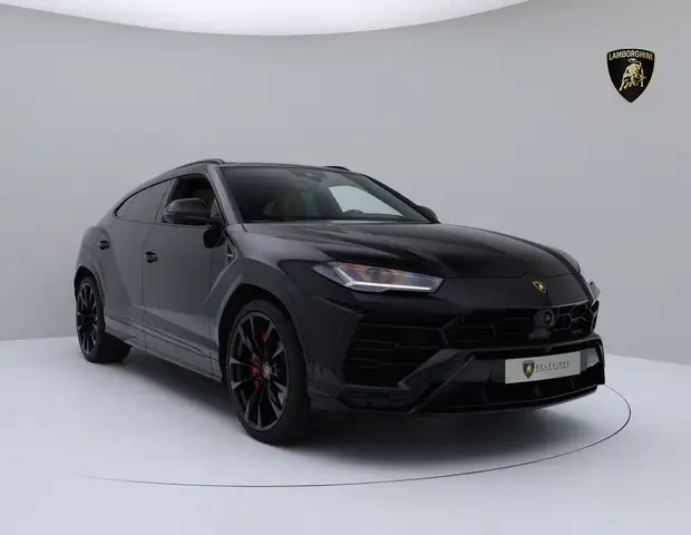 Lamborghini Urus MY22 I AKRAPOVIC I B&O I PANO