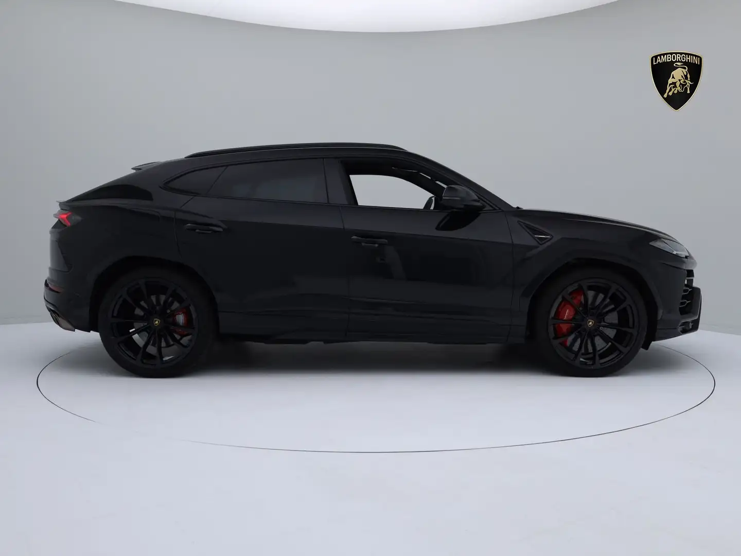 Lamborghini Urus MY22 I AKRAPOVIC I B&O I PANO Schwarz - 2