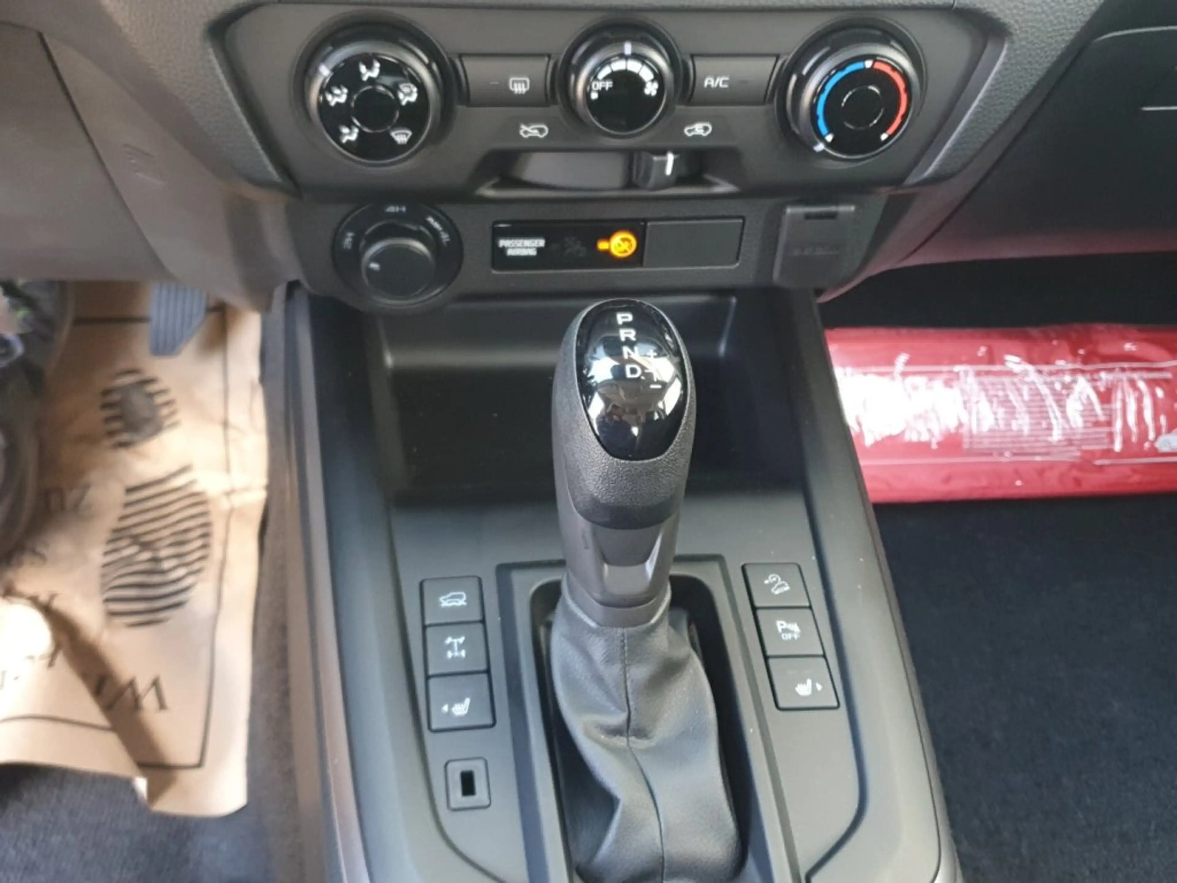 Isuzu D-Max Double Cab 4x4 LS — photo 14