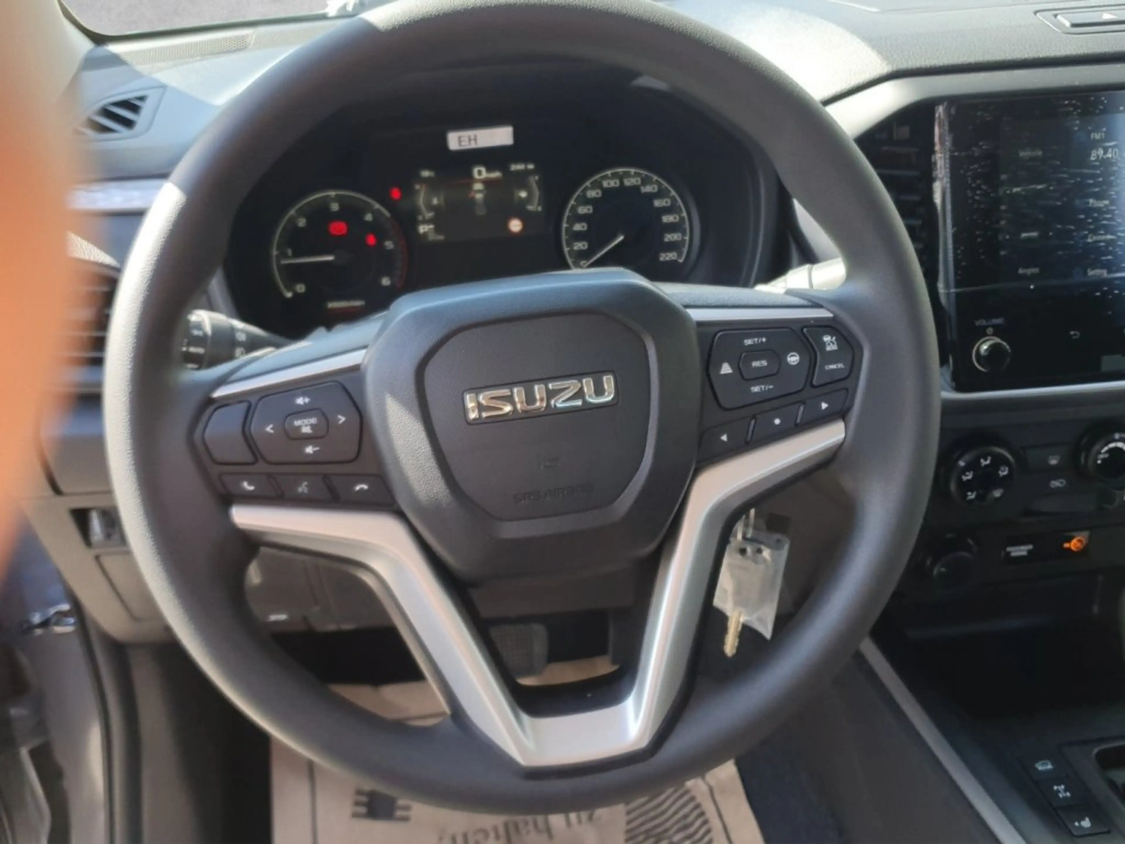 Isuzu D-Max Double Cab 4x4 LS — photo 12