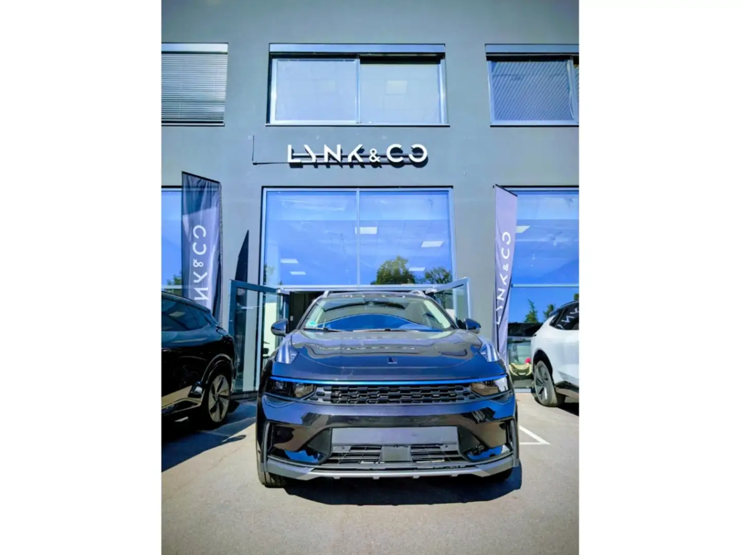 Lynk & Co 01 1.5 PHEV Plug-In-Hybrid TÜV Neu Service Neu Schwarz - 2