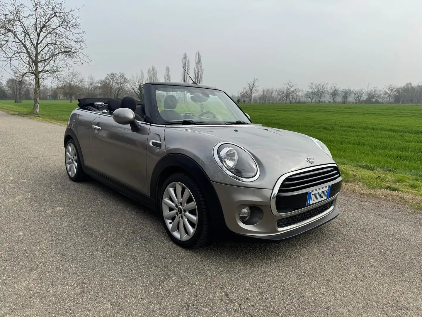 MINI Cooper D Cabrio 1.5 Boost auto 7m my18 - 1