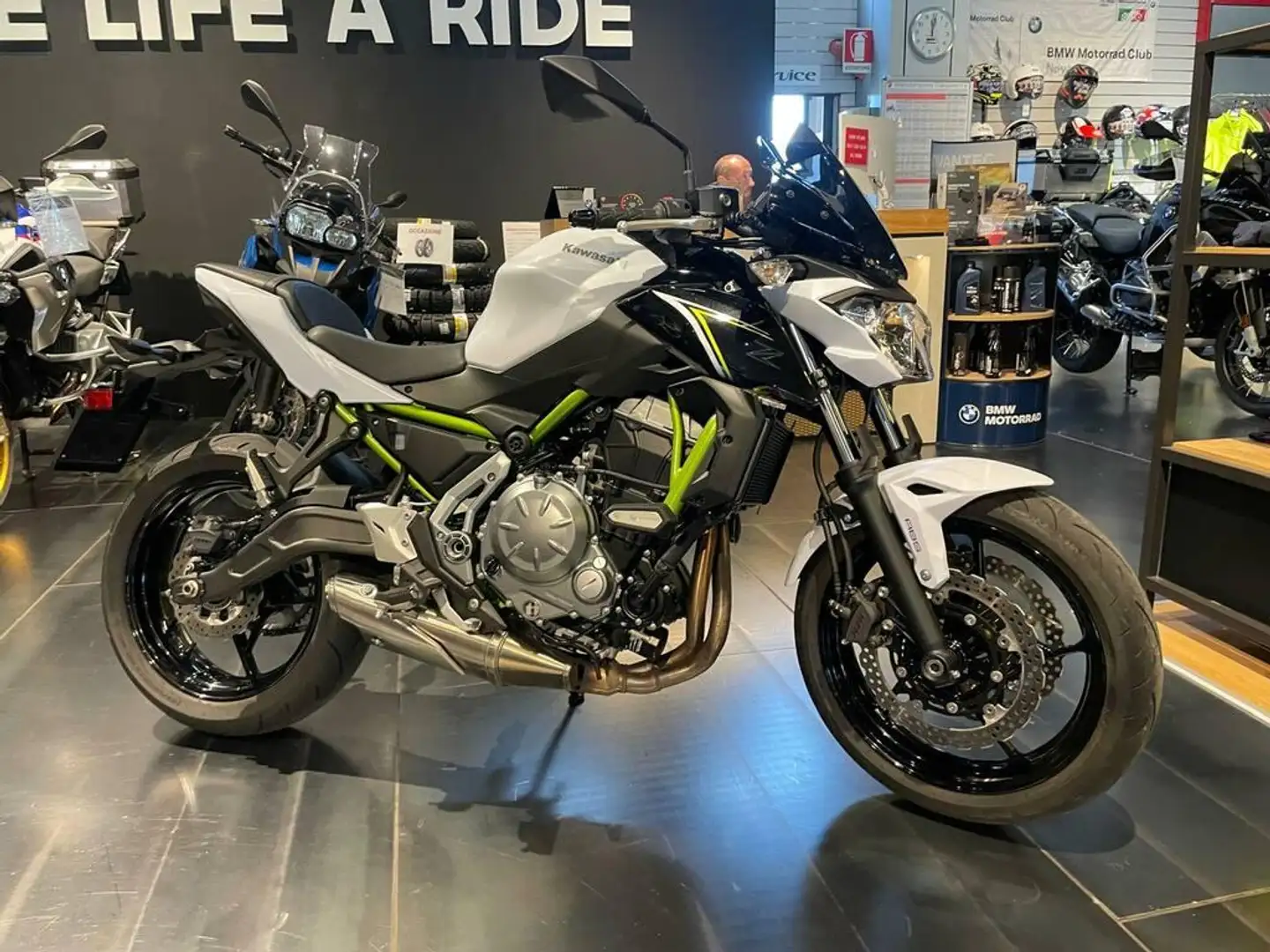 Kawasaki Z 650 my17 - 1