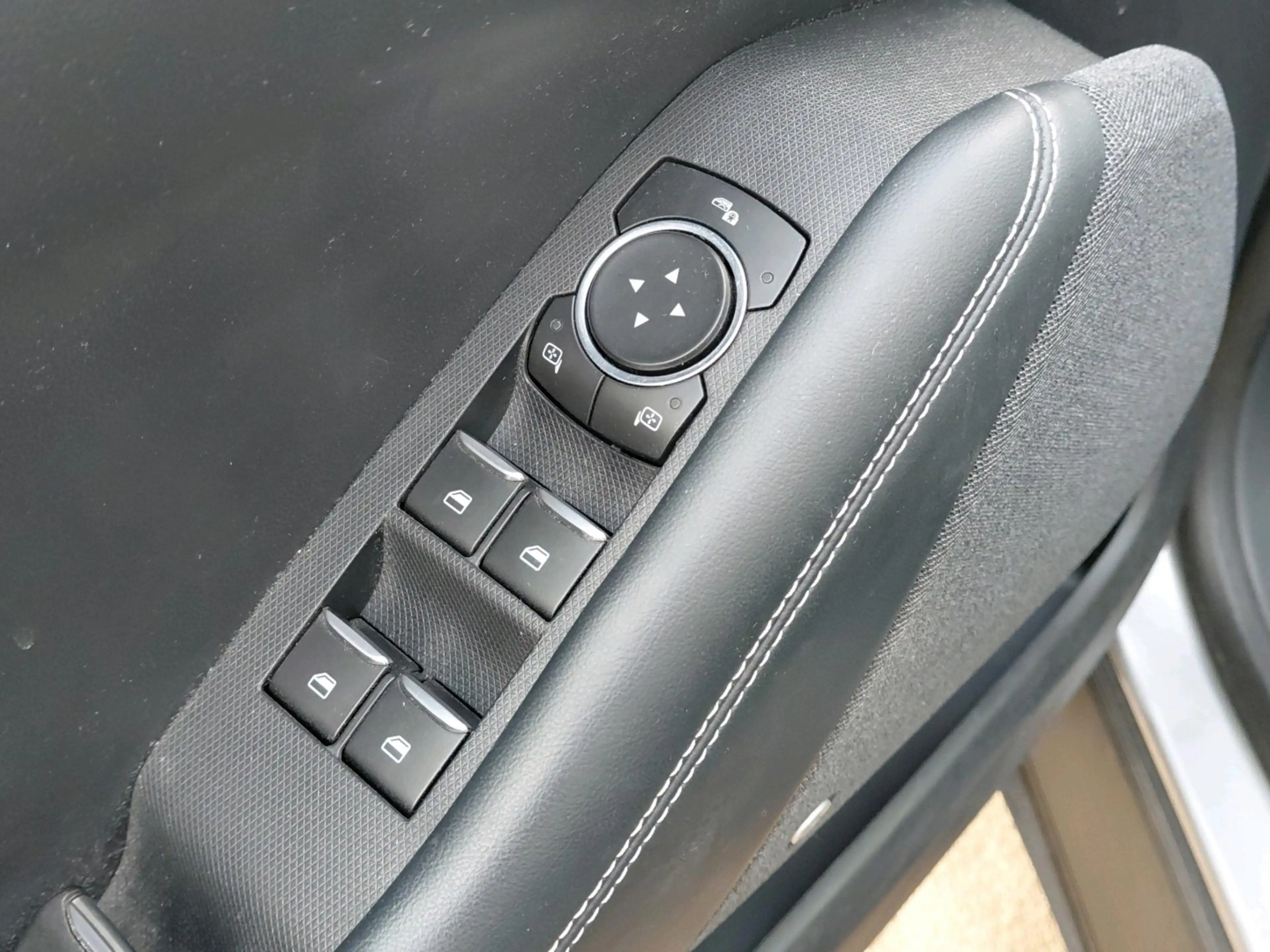 Ford Mustang Mach-E RWD 75 kWh — photo 10