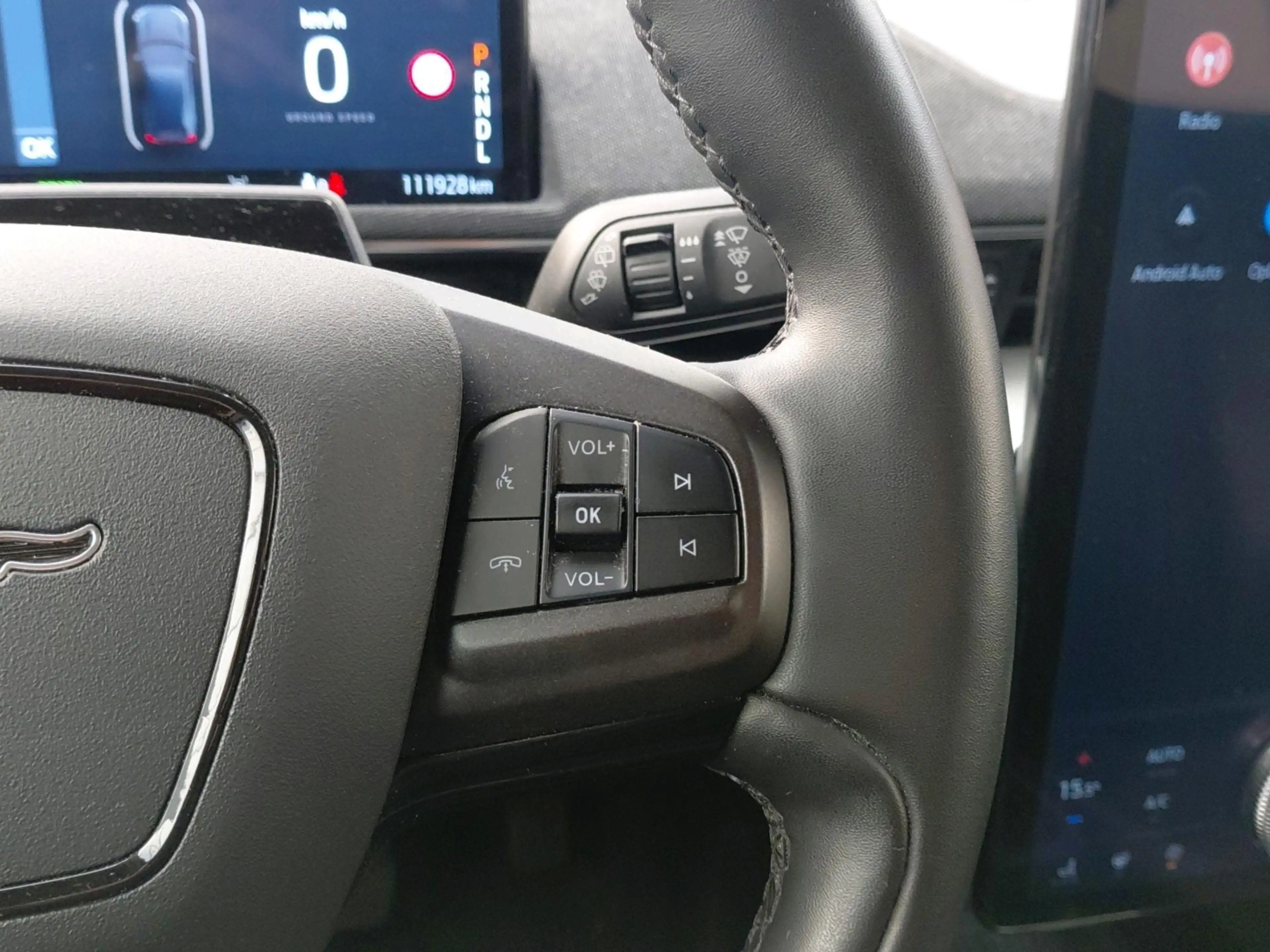 Ford Mustang Mach-E RWD 75 kWh — photo 15